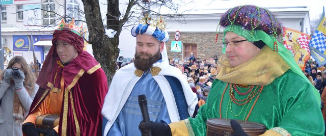 Trzej Królowie przybyli na sanocki Rynek