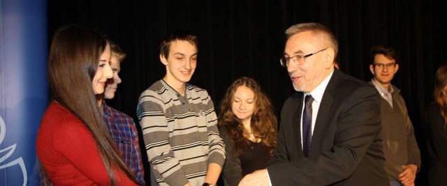 Służą z potrzeby serca