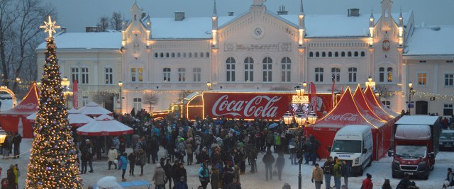 Świąteczna Ciężarówka Coca-Coli w Sanoku ? Wszystko w Twoich rękach!