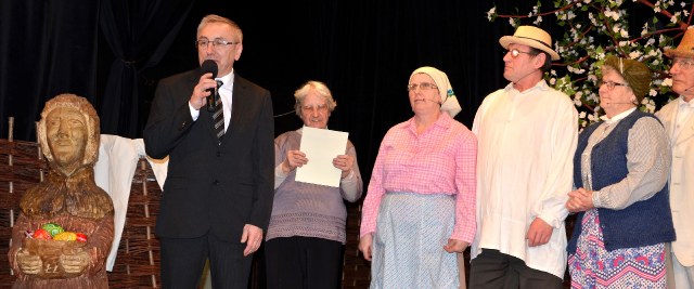 Burmistrz Sanoka na otwarciu XXI Wystawy Wielkanocnej