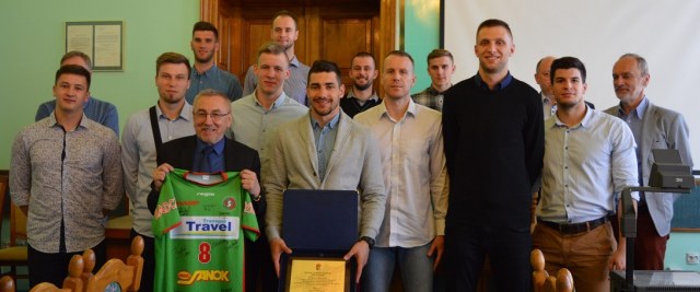 Burmistrz spotkał się z siatkarzami